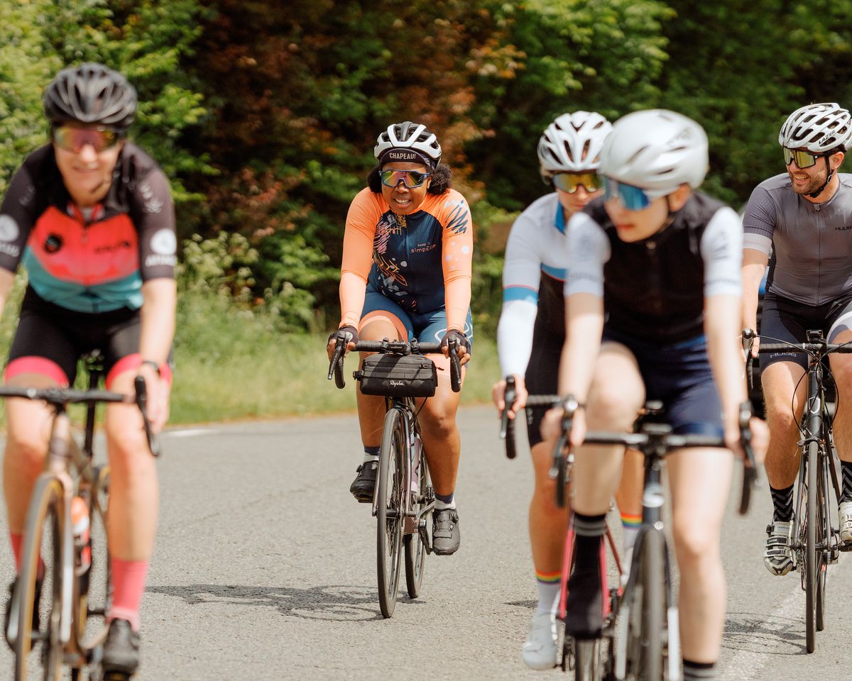 Illustration of cyclists in a structured group training session